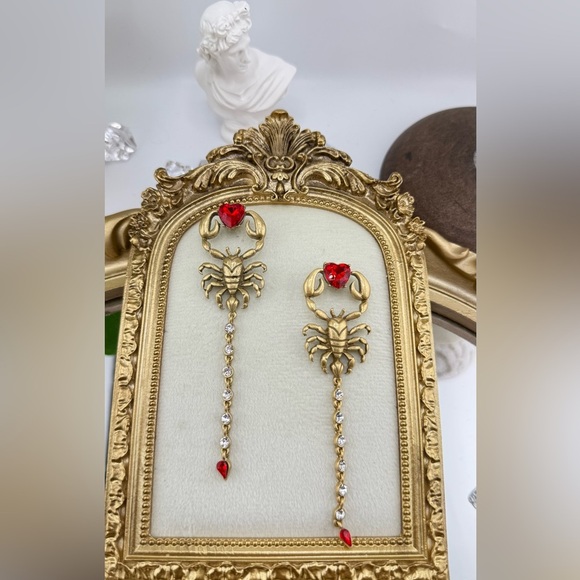 Gothic Scorpion Drop Earrings | Red Crystal Heart & Rhinestone Tail - Picture 5 of 12